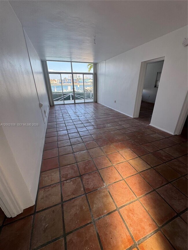 Foto del edificio - 10281 E Bay Harbor Dr