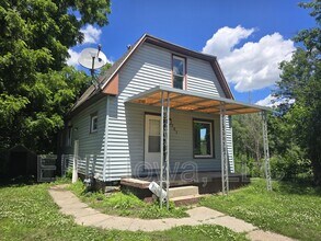 Building Photo - 707 Webster St