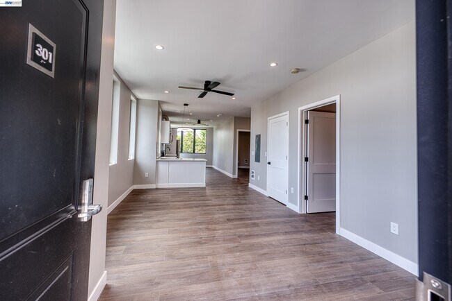 Foto del edificio - 4202 Telegraph Ave