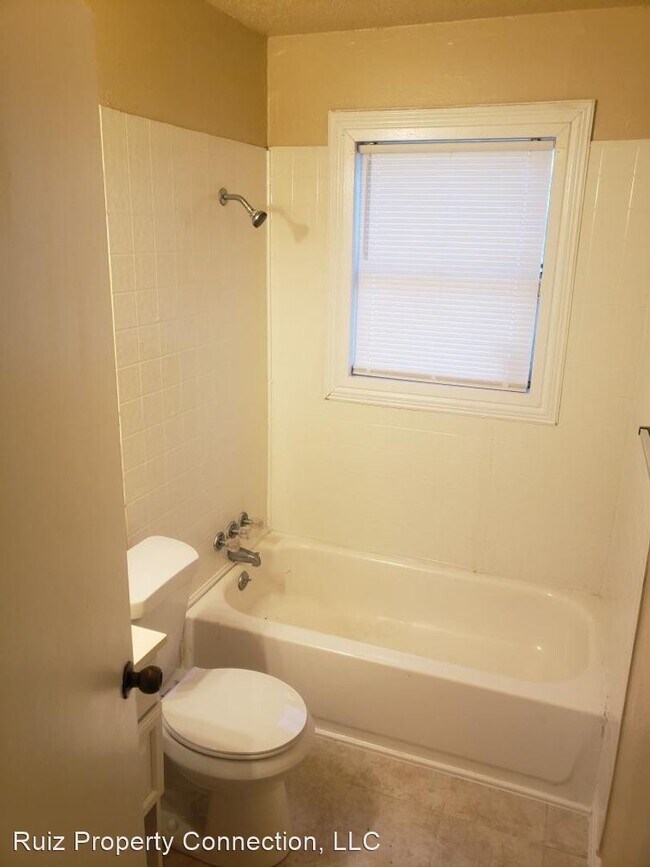 Foto del edificio - 2 br, 1 bath House - 5732 Houghton Ave