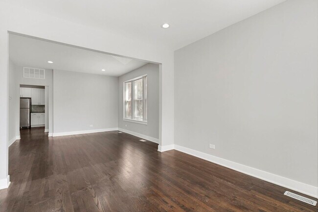 Foto del edificio - 7359 S Emerald Ave