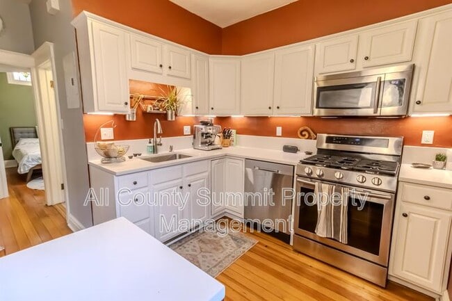 Foto del edificio - 127 E Exposition Ave