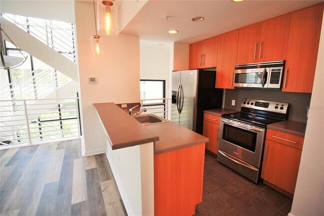 Foto del edificio - 465 E South St