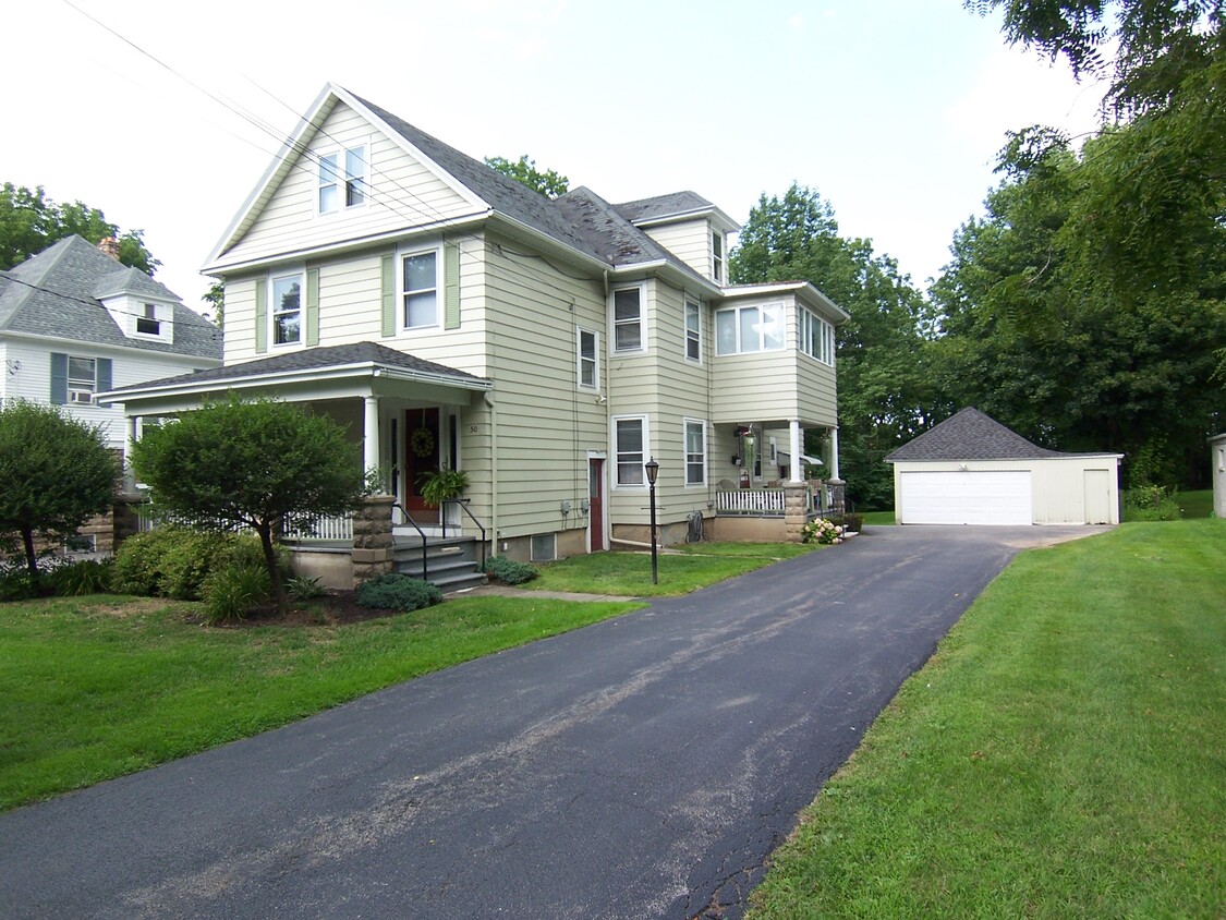 Primary Photo - 50 Monroe Ave
