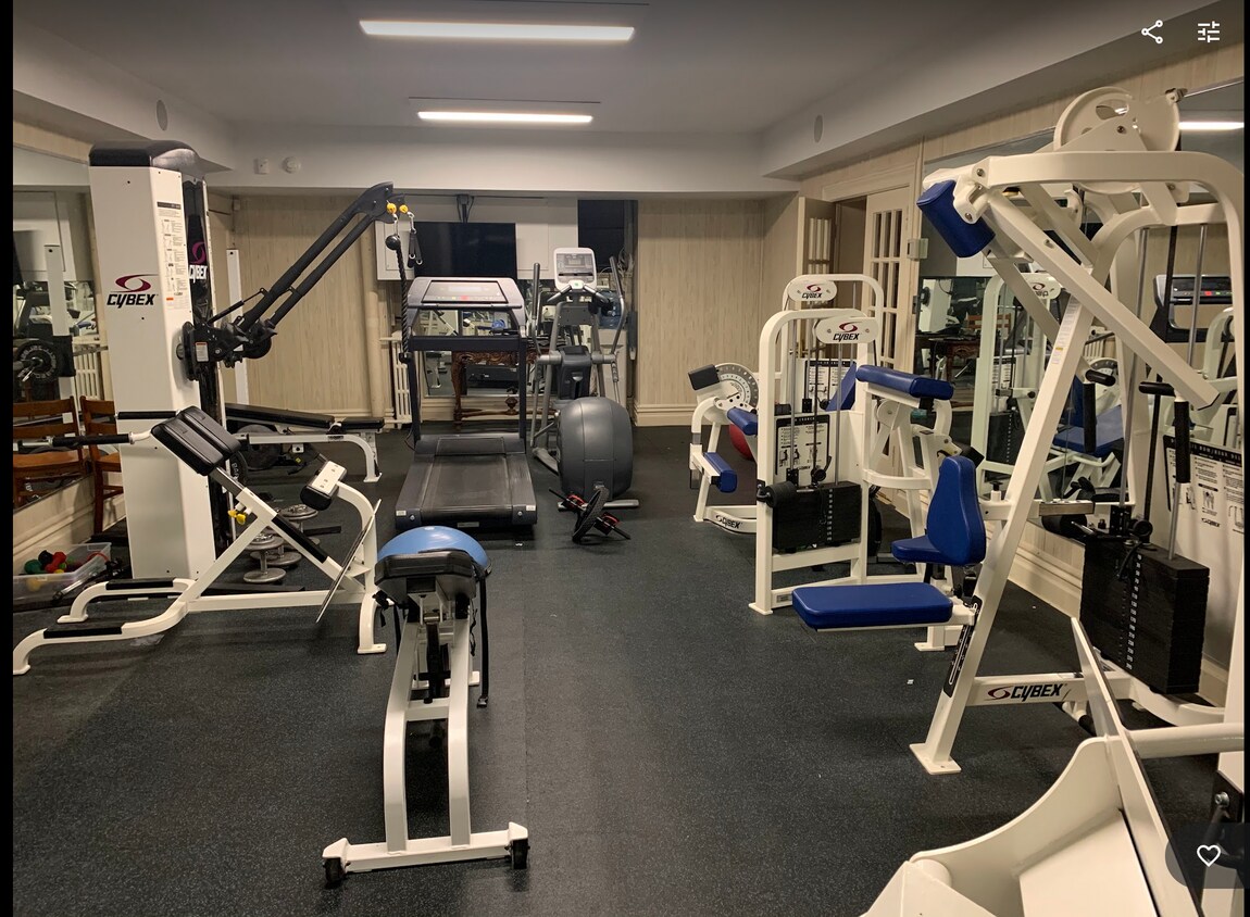Foto principal - 555 W 252nd St