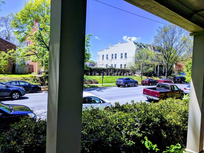 Building Photo - 3312 Ellwood Ave