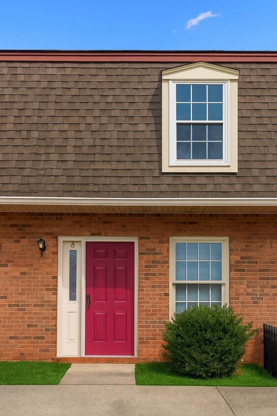 Primary Photo - Great 2 bedroom townhome in Oakwood!