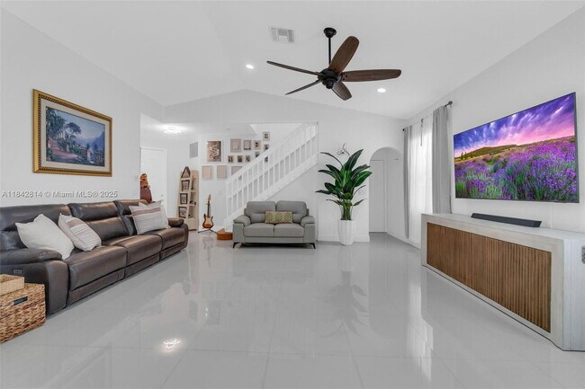 Foto del edificio - 3920 NE 13th Dr