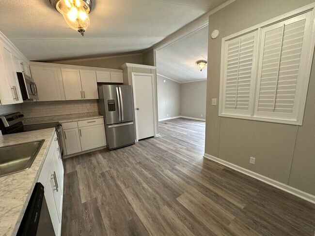 Building Photo - Charming 3 Bed 2 Bath Home in Nashville
