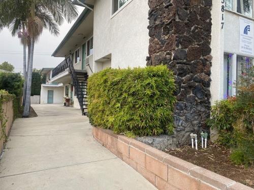 Foto del edificio - 5817 Greenleaf Ave