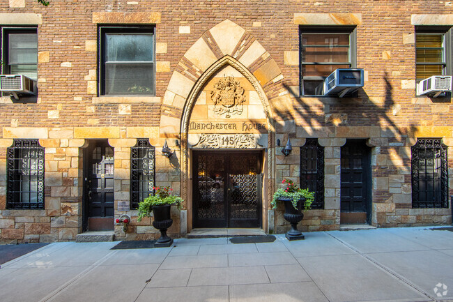 Entrance - Manchester House Apartments