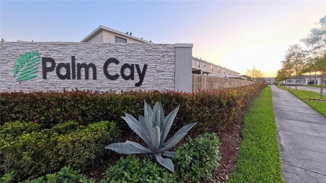 Building Photo - 1220 NE 5th Ct