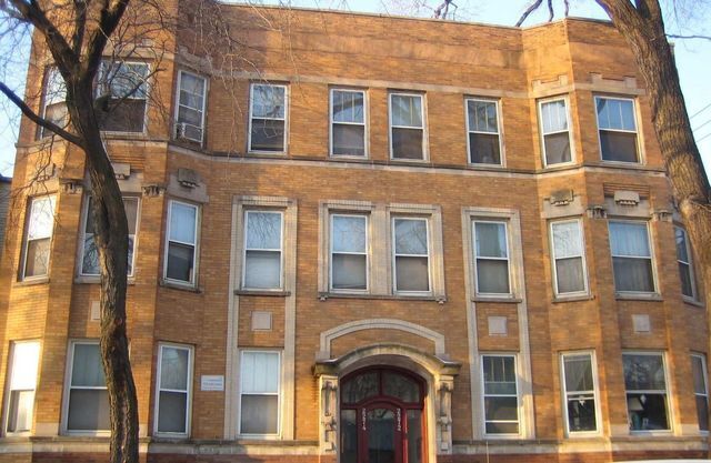Primary Photo - 2274 W Leland Ave