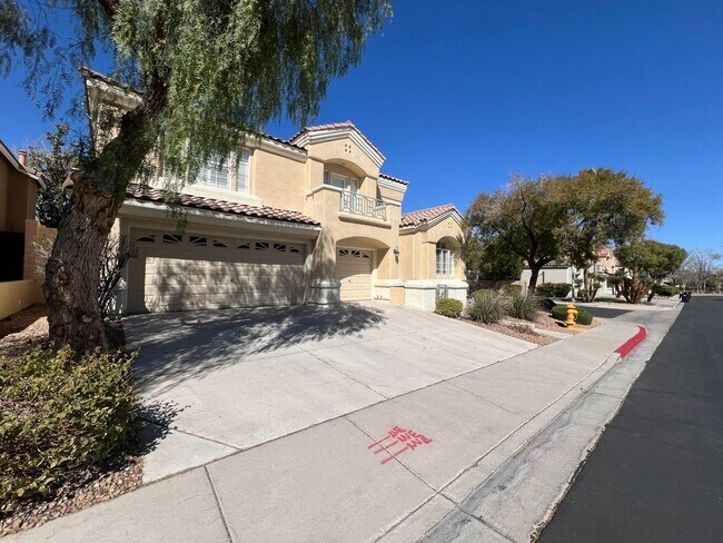 Building Photo - Beautiful pool home in GV Ranch