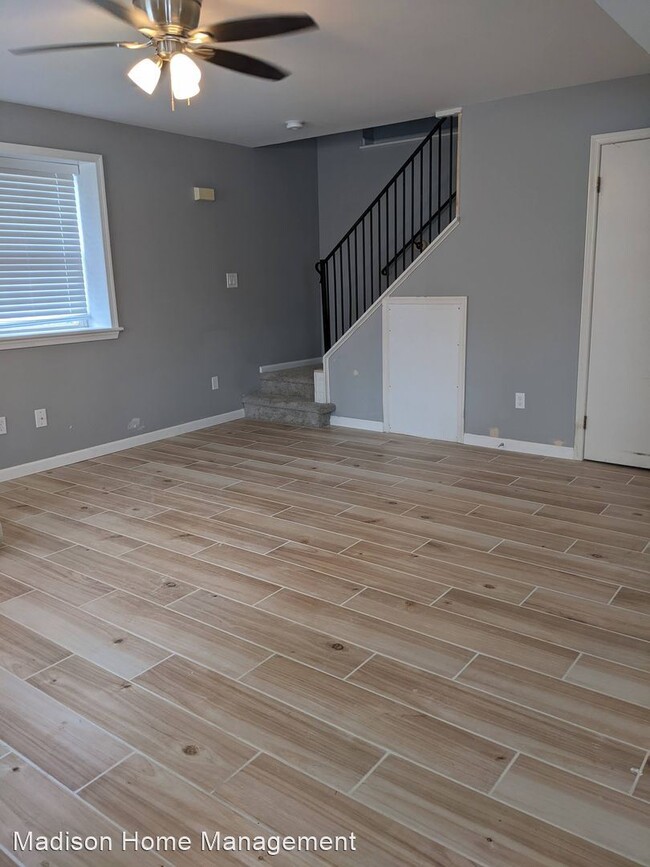 Building Photo - 2 br, 1.5 bath House - 915 Green Street