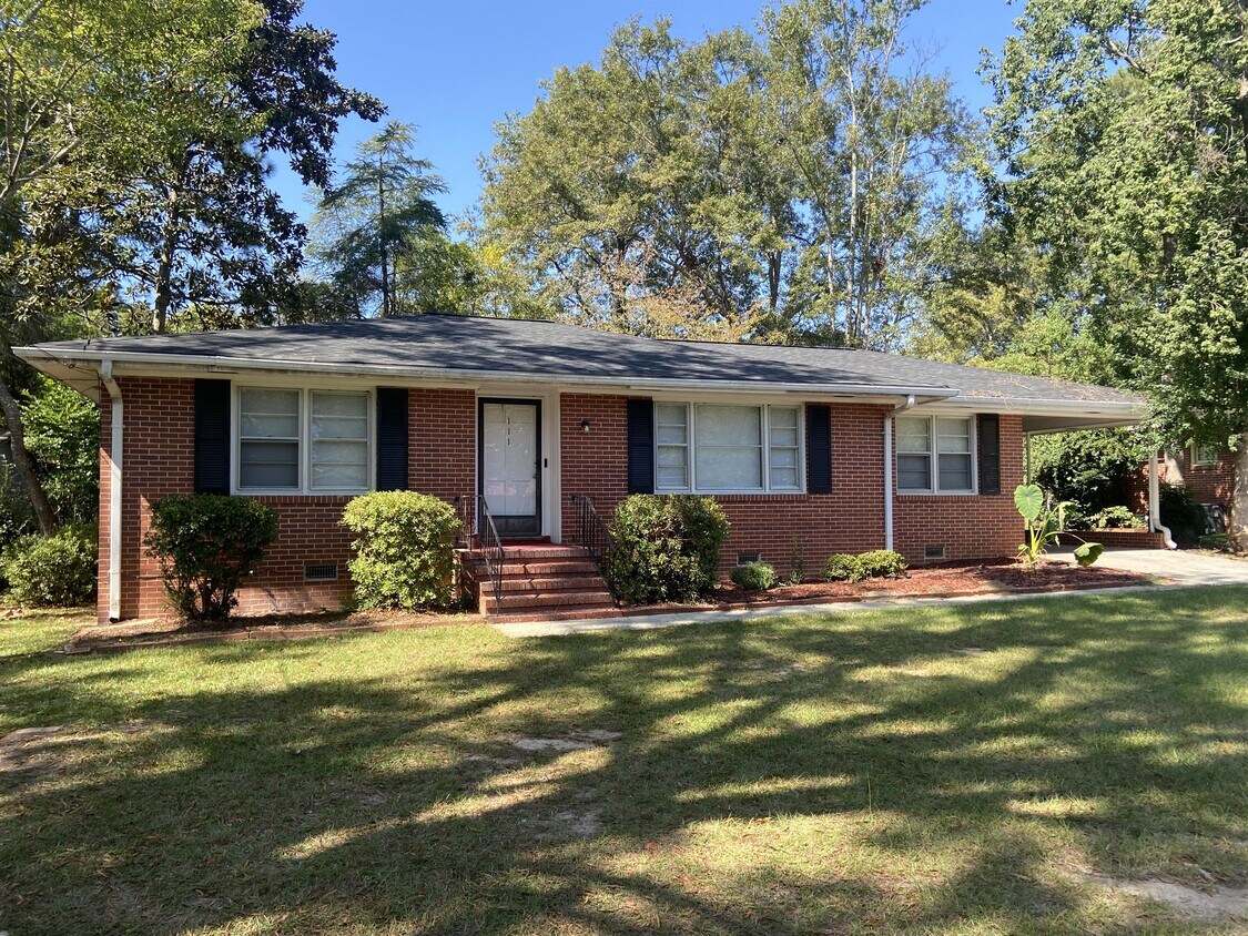 Primary Photo - 111 Kingsway Dr