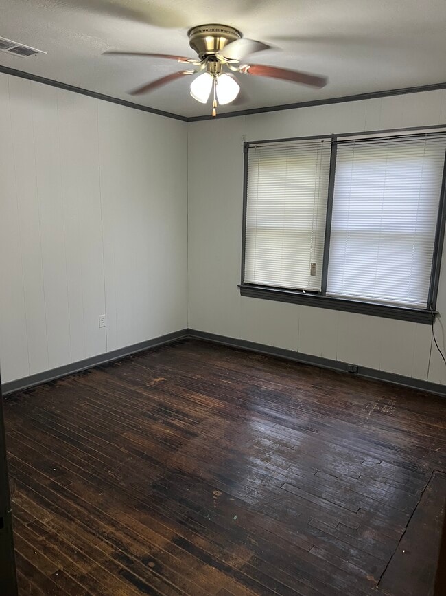 Building Photo - 2446 Balis Dr