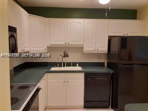 Foto del edificio - 100 Ashbury Rd