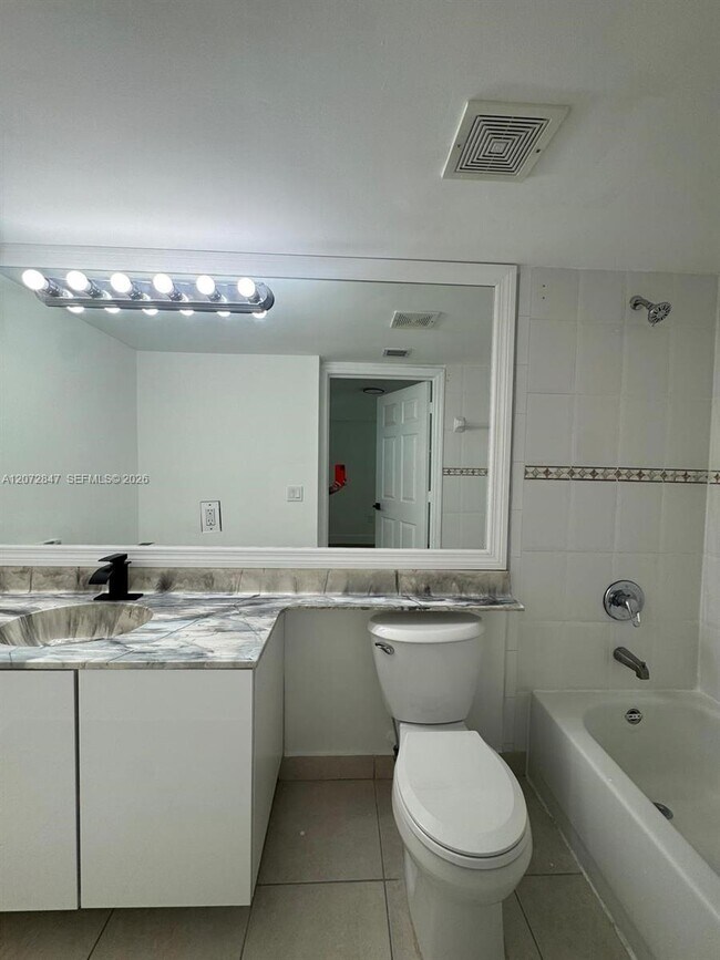 Foto del edificio - 2415 NW 16th St Rd