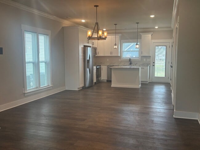 Building Photo - Beautiful New Build 4 Bed, 3.5 Bath, 2 Car Garage - Community Pool & Walking Trail!