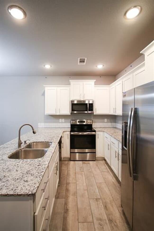 Photo - The Perfect Rental in Rupple Meadows! Townhome