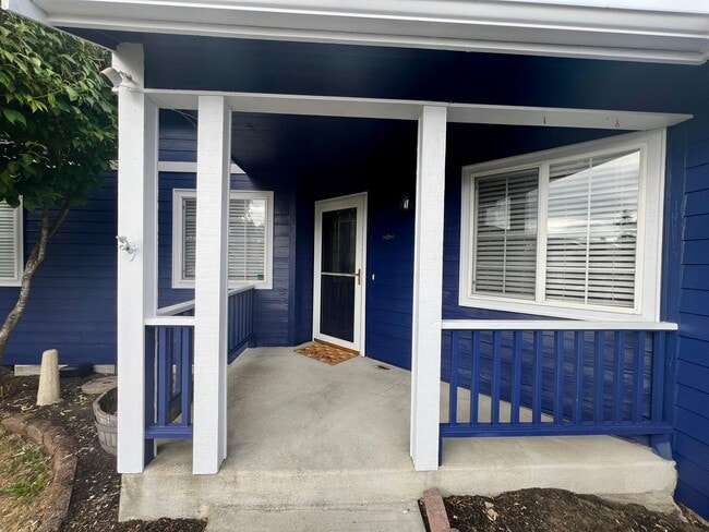 Building Photo - Well Maintained 3BD - Yard Maint. Included