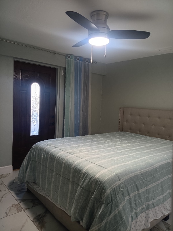 Building Photo - D4 10th Ave