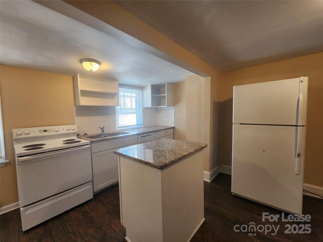 Foto del edificio - 420 Jackson Park Rd