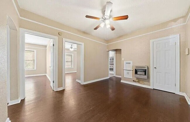Foto del edificio - 268 E Lullwood Ave
