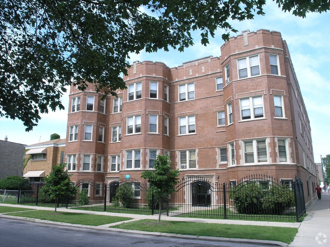 Foto principal - 8100 S Justine St