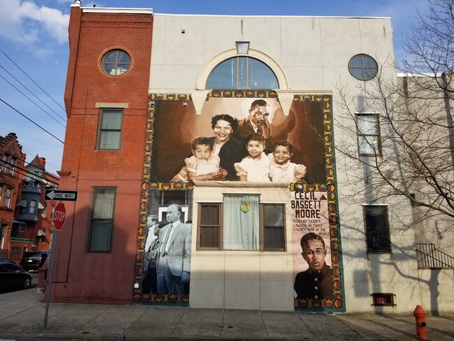 Building Photo - 1708 W Jefferson St