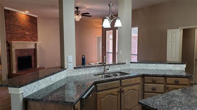 Building Photo - 1114 Camelot Dr