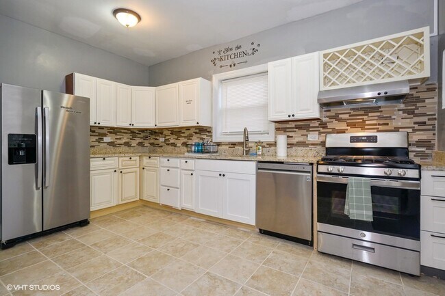 Building Photo - 1 E 114th St