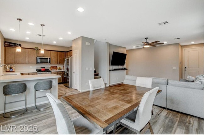 Foto del edificio - 1014 Solemn Cactus Ave