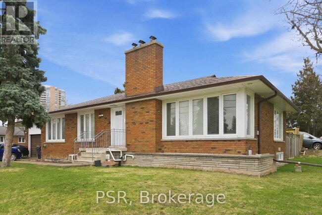 Building Photo - 27 Kingsview Blvd