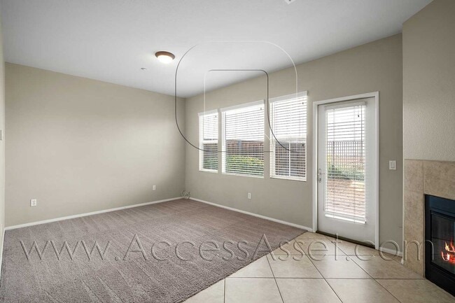 Building Photo - Charming 3-Bedroom Townhome in Vista Del L...
