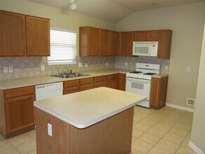 Building Photo - 410 Cypresswood Haven