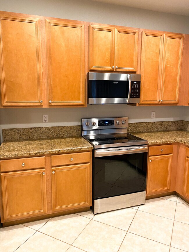 Building Photo - 4931 Bonsai Cir