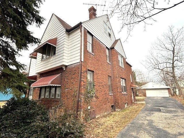 Building Photo - 19071 Meredith Ave