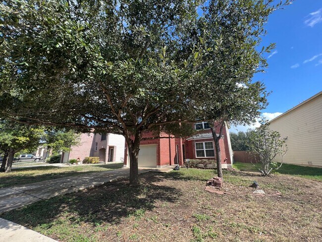 Foto del edificio - Large & Spacious 4 bedroom home