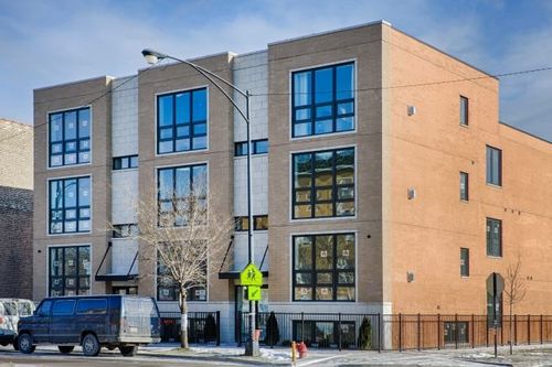 Primary Photo - 1703 N Kedzie Ave