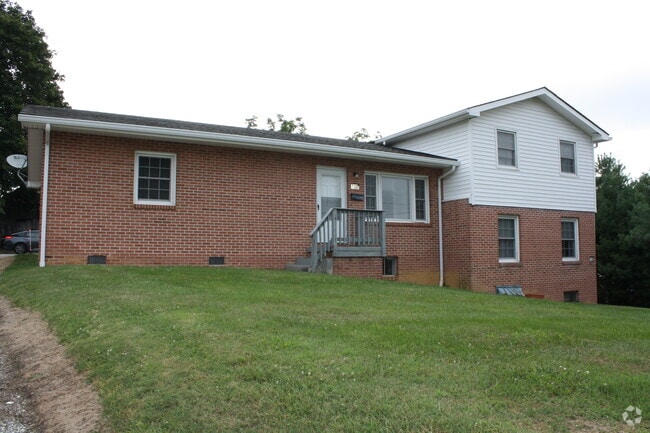 Building Photo - 730 N 2nd St