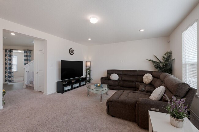 Foto del edificio - Comfort Meets Convenience in a Well-Located Home