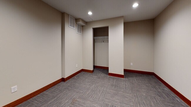 Foto del edificio - 806 12th Ave SE