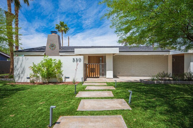 Foto del edificio - European-inspired Mid-Century Henderson Home!