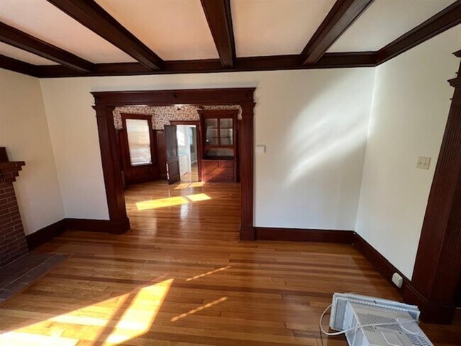 Foto del edificio - 76 Powder House Blvd