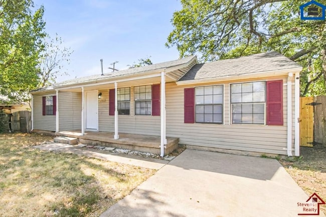Building Photo - 2112 NW Bessie Ave