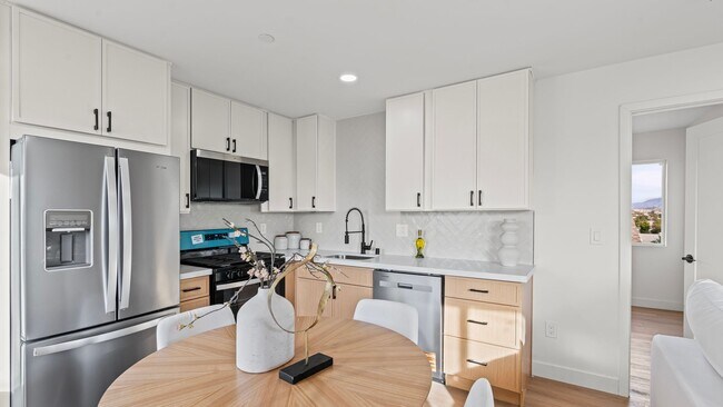 Foto del edificio - 1820 Bancroft St