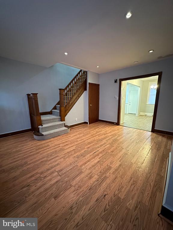 Foto del edificio - 2046 Conlyn St