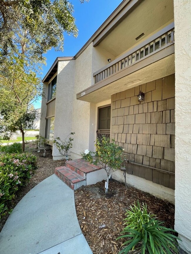 Building Photo - Refurbished Todd Ranch Townhome